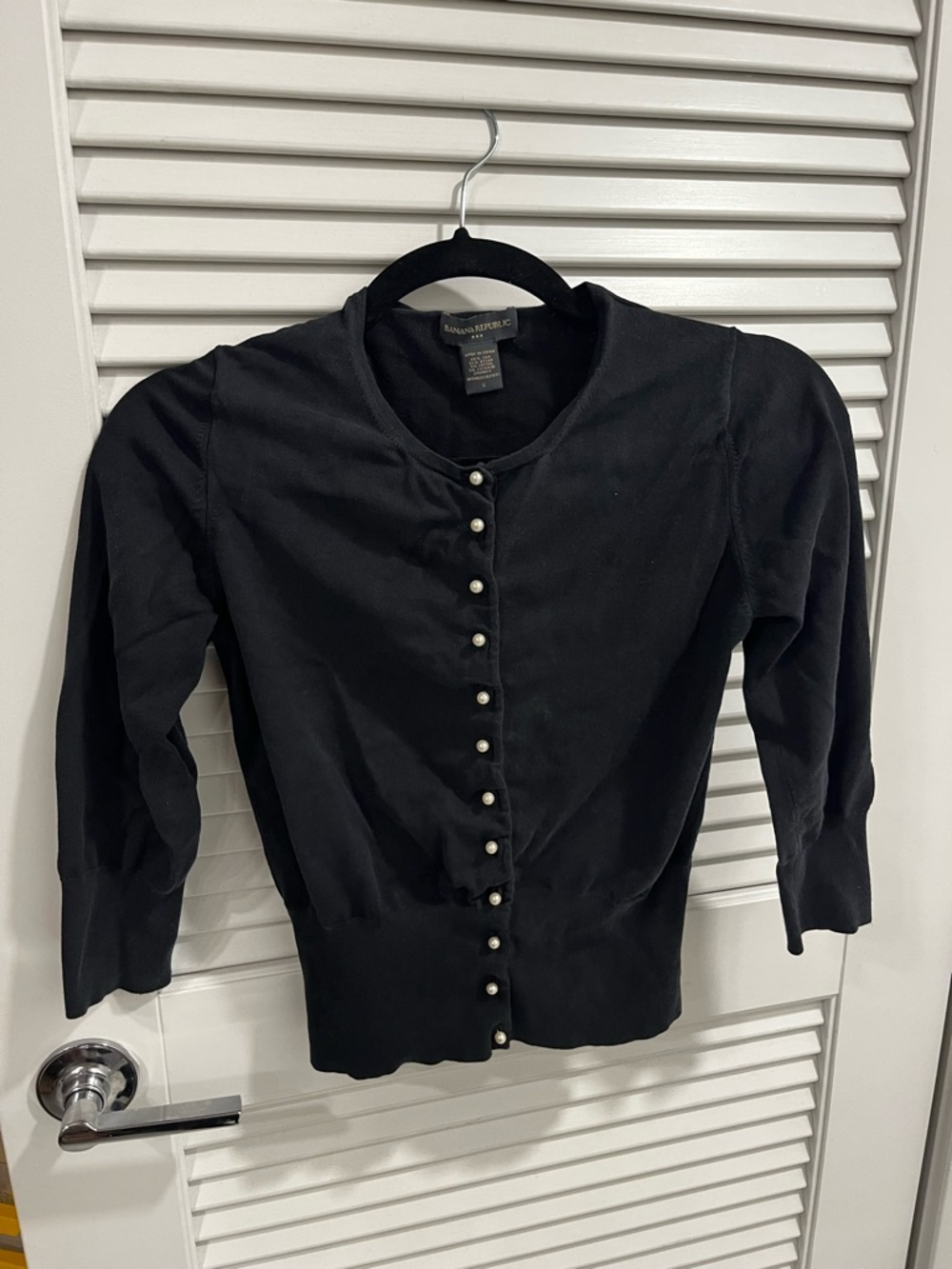 Banana Republic Black Pearl-Button Crew Cardigan with 3/4 sleeves